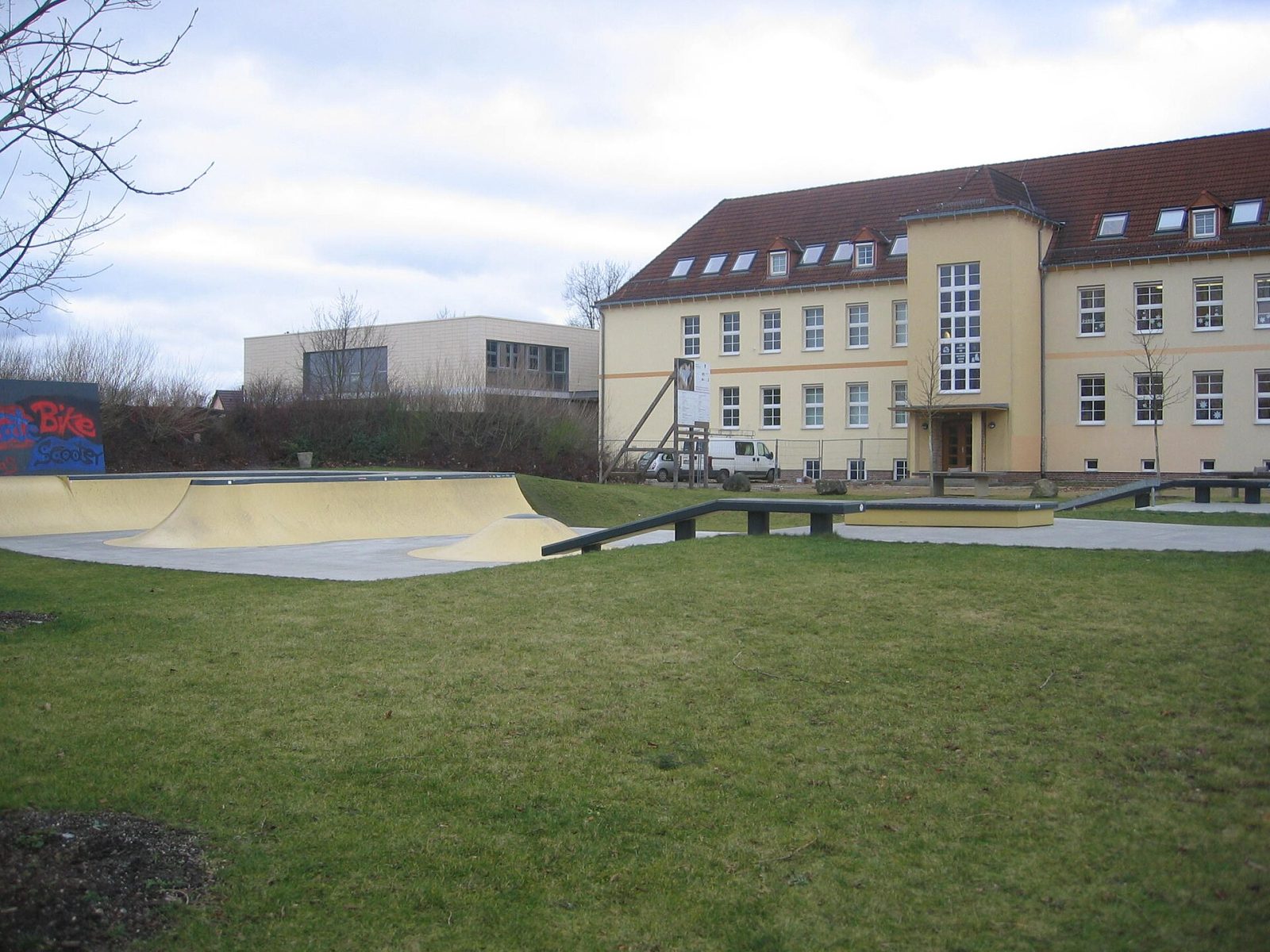 Skateboard und BMX Areal – photo 2